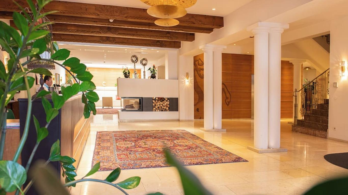 Romantik Hotel Im Weissen Rössl am Wolfgangsee