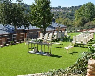 Hotel Calzada - Vilamartín de Valdeorras - Patio