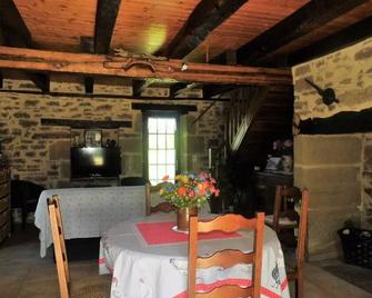Gîte de France à Lanteuil 3 épis - Gîte de France 4 personnes MAE-8974 - La Chapelle-aux-Brocs - Comedor