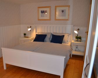 romantic holiday home - Simmerath - Bedroom
