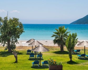 Surf Hotel - Vasiliki - Beach