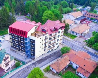 Hotel Piemonte - Predeal - Gebäude