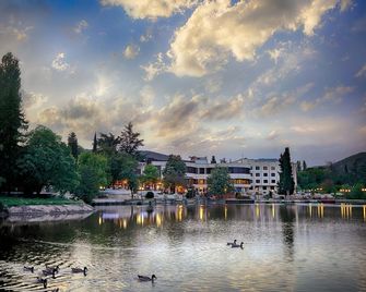 Park Hotel Stara Zagora - Stara Zagora - Vista del exterior
