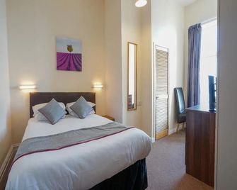 OYO Shanklin Beach Hotel - Shanklin