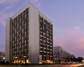 Rilano 24/7 Munich Hotel - Munich - Building