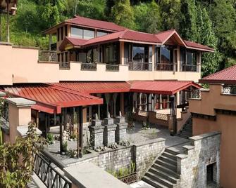 The Chumbi Mountain Retreat Resort and Spa - Pelling - Building