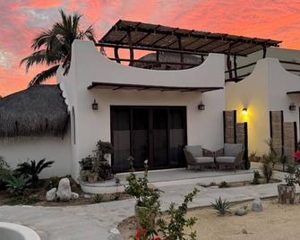 Suite 2: Coastal Elegance - Los Barriles - Patio