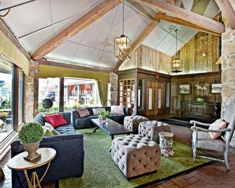 Old Stone Inn Boutique Hotel - ניאגרה פולס - טרקלין