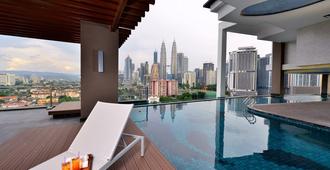 Tamu Hotel & Suites Kuala Lumpur - Kuala Lumpur - Piscina