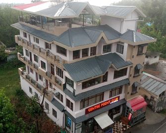 Centre Point Club & Resorts - Pālampur - Building