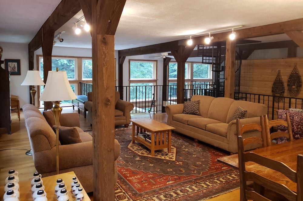 North West Pennsylvania sleeps 47- Family Reunions; Weddings; Gatherings