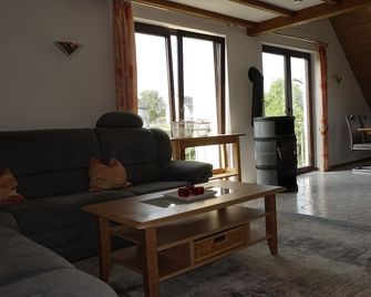 Vacation paradise in the countryside 136 m² - Zemmer - Sala de estar