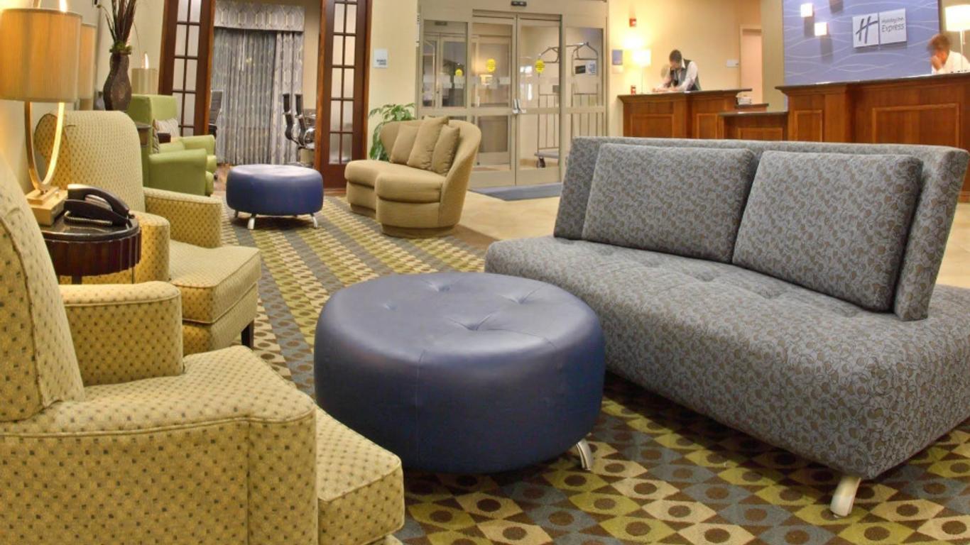 Holiday Inn Express & Suites Searcy By IHG