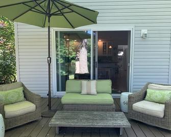 Stunning Lakefront Home w/ Private Dock for Swimming (and Kayaks For Use). - Carmel - Patio