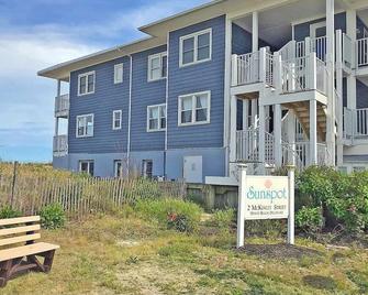 Oceanfront Condo Dewey/Rehoboth (Great Nov-March Rate) - Dewey Beach - Building