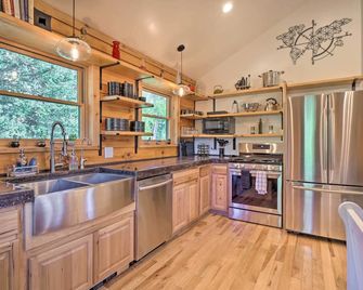 24-0132 Alma Retreat w/ Deck: 17 Mi to Skiing - Fairplay