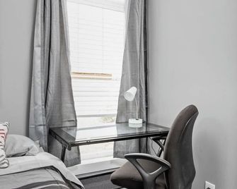 Elegant 1BR Workspace Near Parks and Summit Lake - New Castle