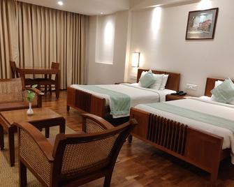 Grand Hotel - Ernakulam - Bedroom
