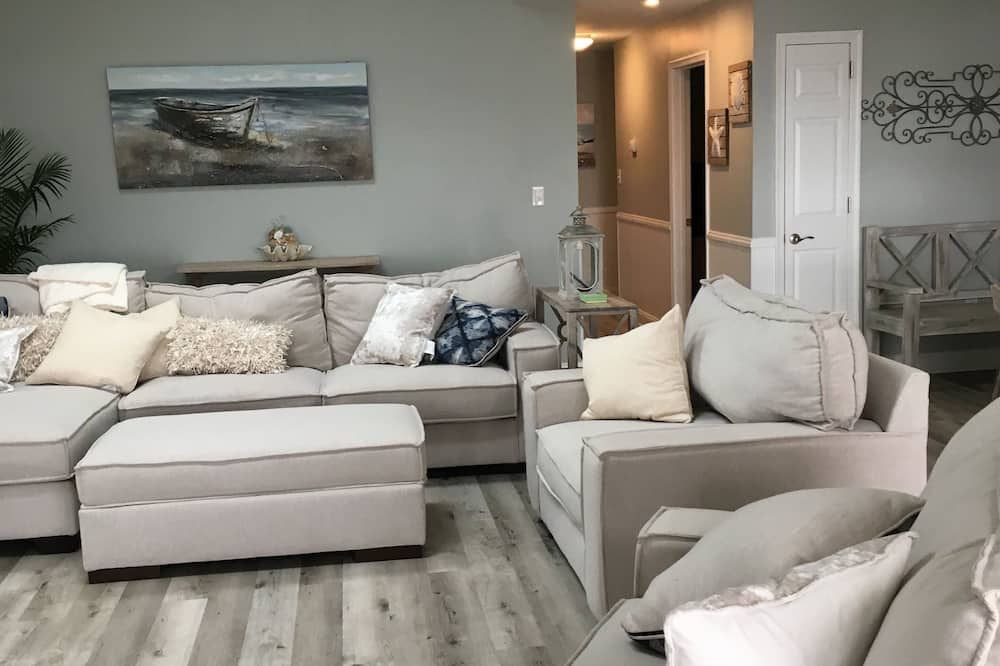 Newly Renovated Escape To A Beautiful Getaway On The Chesapeake Bay