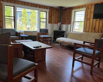 Perfect Family Vacation Cottage At Squam - - Ashland - Living room