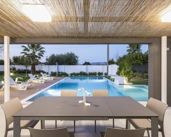 Villa Zoe - Comiso - Piscina