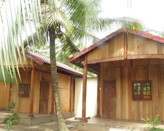 Coconut Homestay - Ben Tre - Building