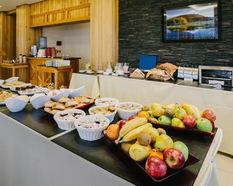 迪拉德爾菲格酒店 - 烏斯懷亞 - 自助餐