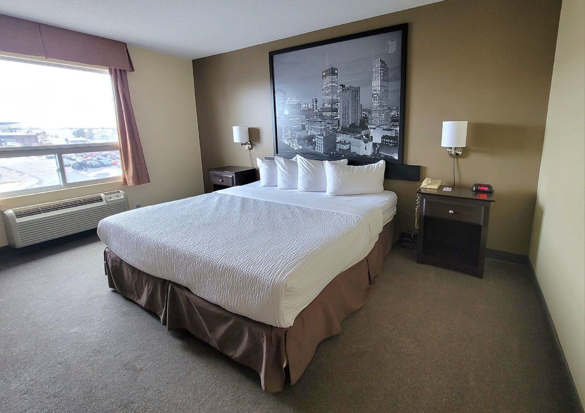Super 8 by Wyndham Barrie South - Barrie