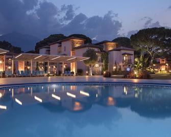 Club Marco Polo - Camyuva - בריכה