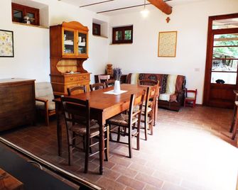 Room In The Quietness Of The Campaign - Monte San Vito - Comedor