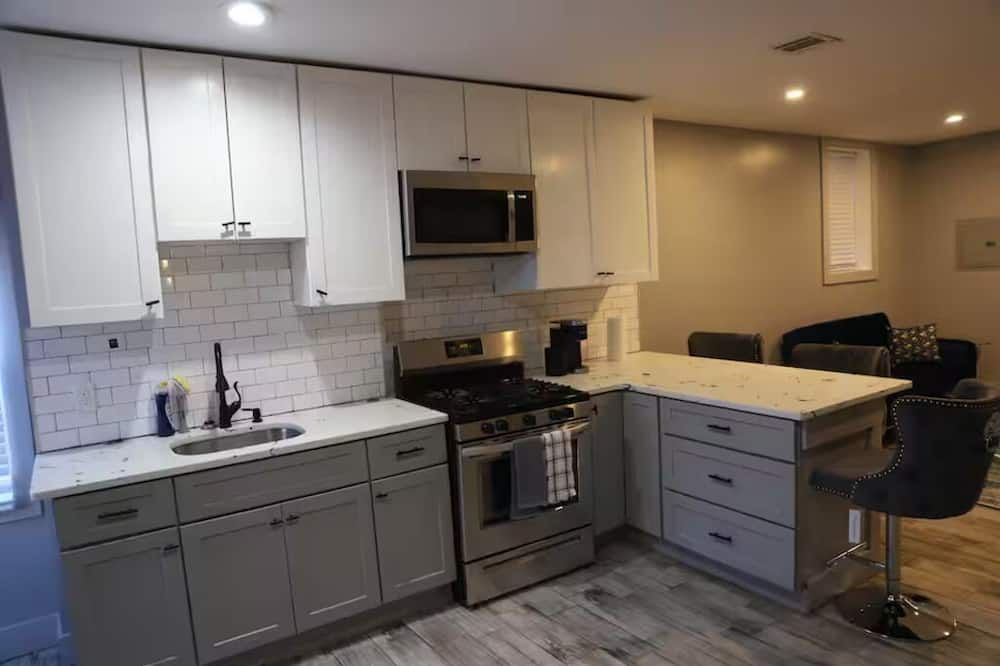 Modern 2br Apt , 10 Mins to Ewr & Easy Nyc Train Access - Newark - Cocina