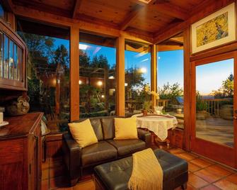 Inn Wine Country - Summers House - Sonoma - Living room