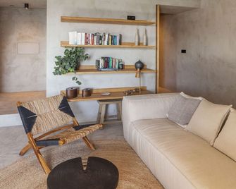 كاسا دا إلها - سلو ليفينج ريزيدنس آند سويت - بونتا ديلغادا - غرفة معيشة