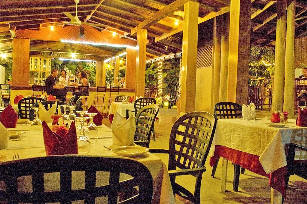 Sunrise Club Hotel - נגריל - מסעדה