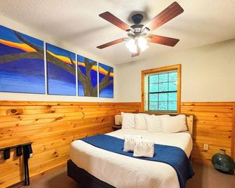 Spectacular Valley Views - Whittier - Habitación
