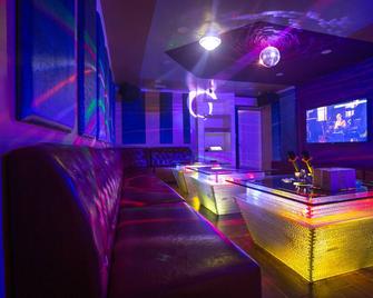 Beach Garden Hotel - Garapan - Lounge