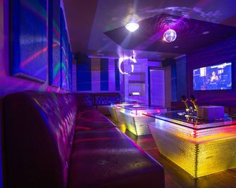 Beach Garden Hotel - Garapan - טרקלין