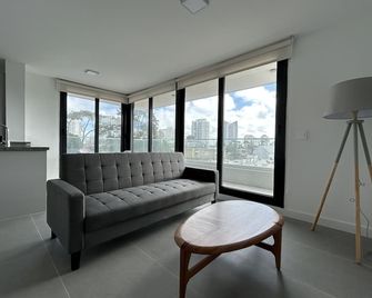 إديفيشيو فيو بونتا ديل إيست أوفيشيال - بونتا ديل إست - غرفة معيشة