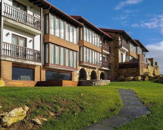 Apartamentos Estela de Altamira - Santillana del Mar - Gebäude