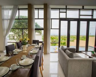 Jimbaran Sea View Villa - South Kuta - Ruokailuhuone