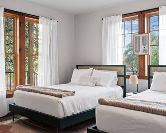 Urban Cowboy Villas - Heart of 704 - Austin - Makuuhuone