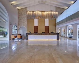 Royalton Grenada, An Autograph Collection Resort - St. George's - Front desk