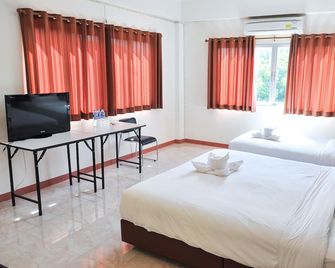 Budsarakam Place Hotel - Chanthaburi - Schlafzimmer
