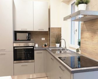 Quickhome Appartamento Edera - Biella - Küche