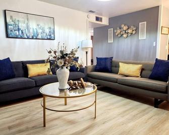 Charming Clara - Yuba City - Sala de estar