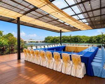 Grand Resort & Residences - Belize City