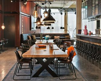 Moxy Amsterdam Houthavens - Amsterdam - Dining room