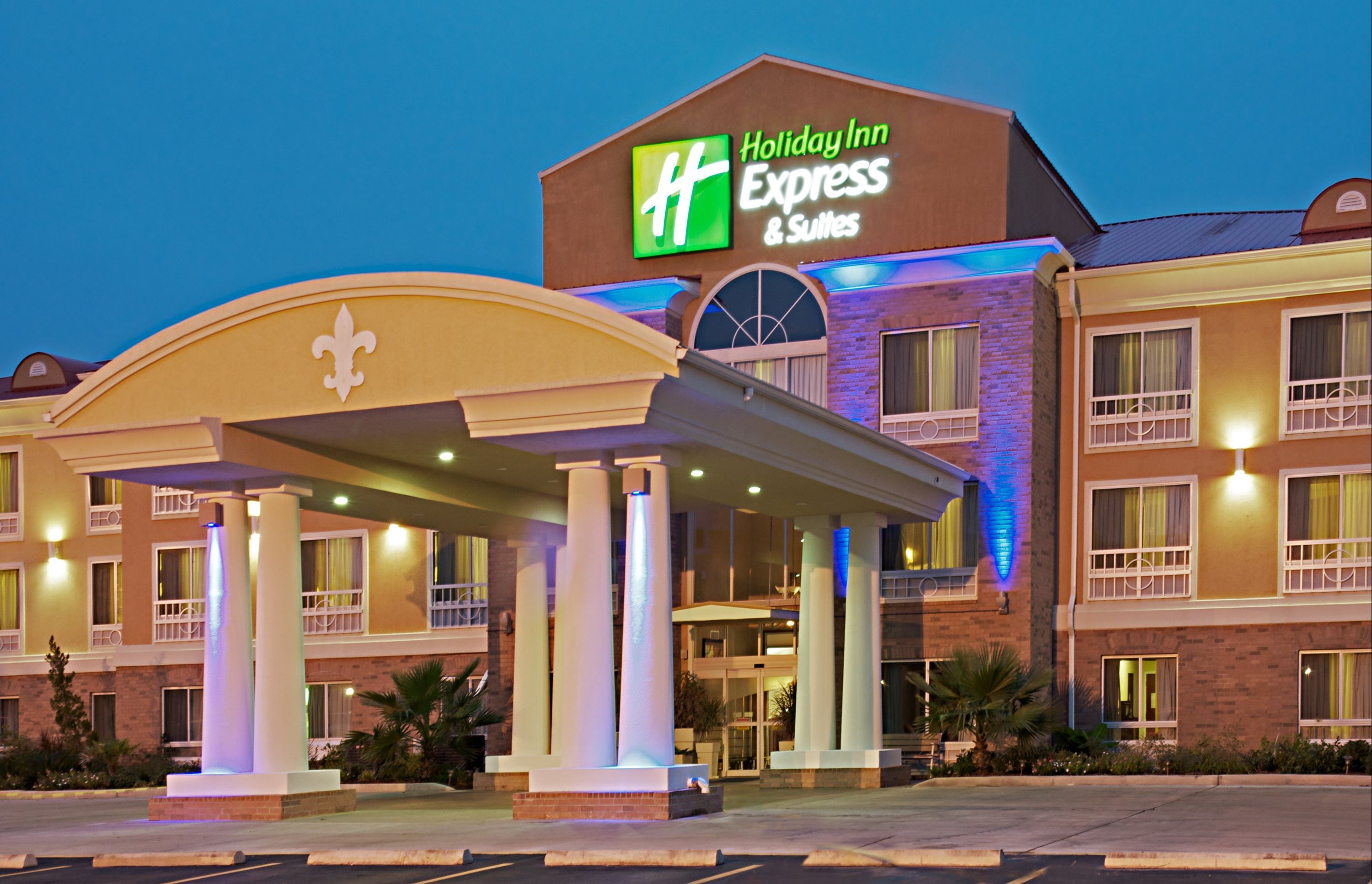 Holiday Inn Express & Suites Alexandria - Alexandria - Byggnad
