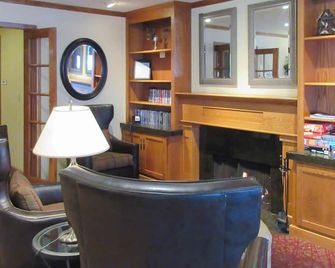 Quality Inn and Suites Detroit Lakes - Detroit Lakes - Lobby