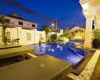 King Boutique - Ciudad de Siem Riep - Piscina